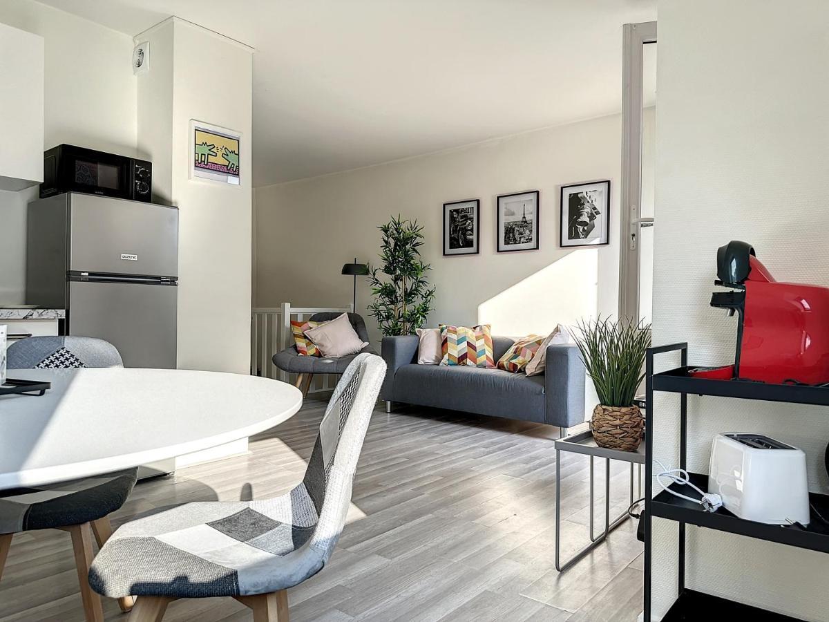 Charmant Appartement Avec Terrasse Parking Ispagnac Exteriér fotografie