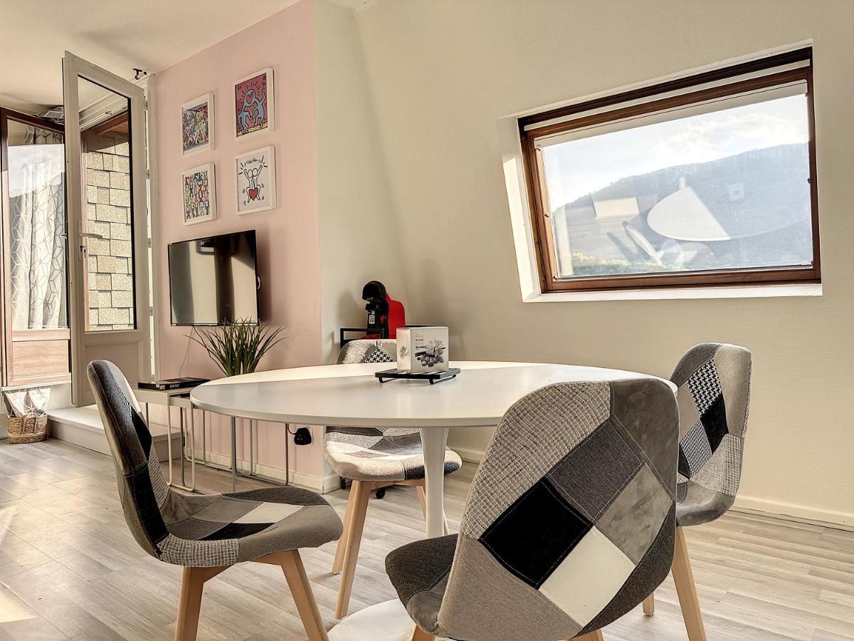 Charmant Appartement Avec Terrasse Parking Ispagnac Exteriér fotografie