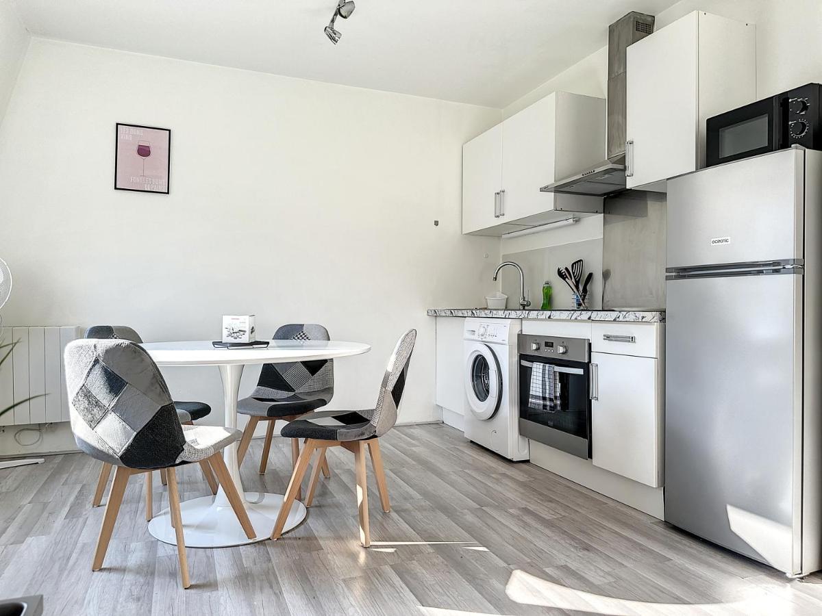 Charmant Appartement Avec Terrasse Parking Ispagnac Exteriér fotografie